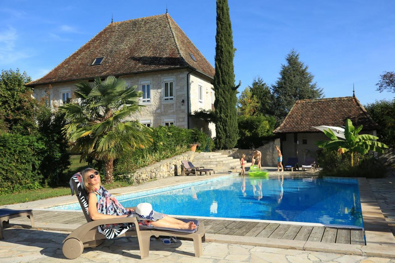 Bed and Breakfast Domaine Du Manoir Les Avenières Exterior foto